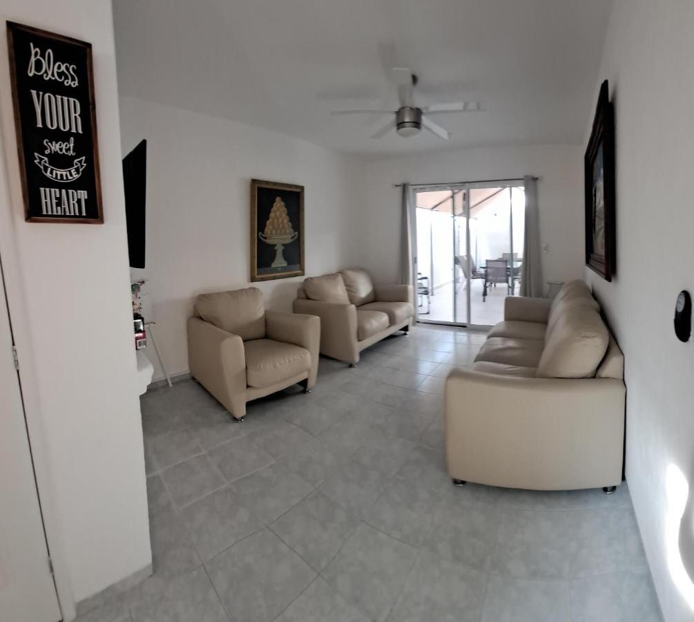 Casa Monik, A Dos Pasos De La Playa Villa Cancún Exteriör bild